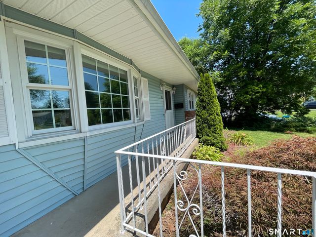 35 Woodmont Road, West Hartford, CT 06117
