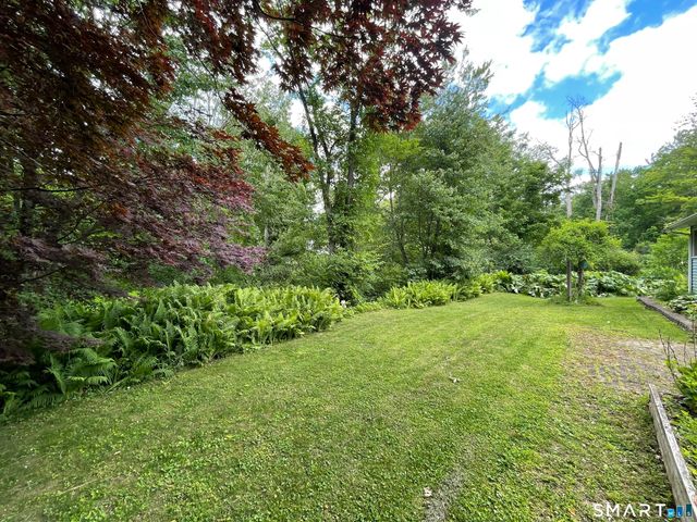 35 Woodmont Road, West Hartford, CT 06117