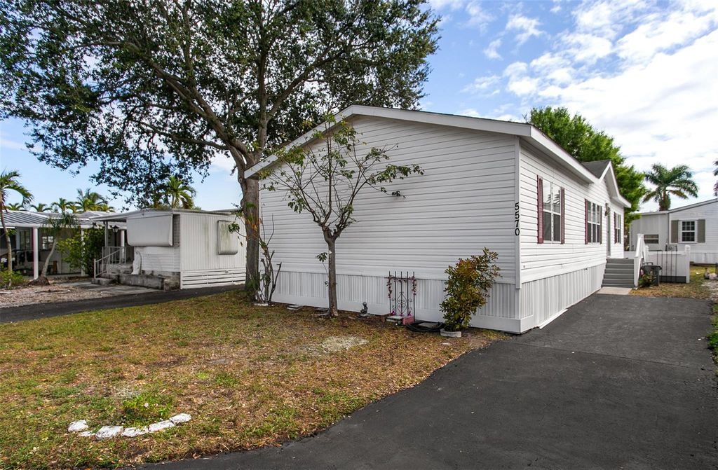 5570 SW 32nd Terrace, Fort Lauderdale, FL 33312