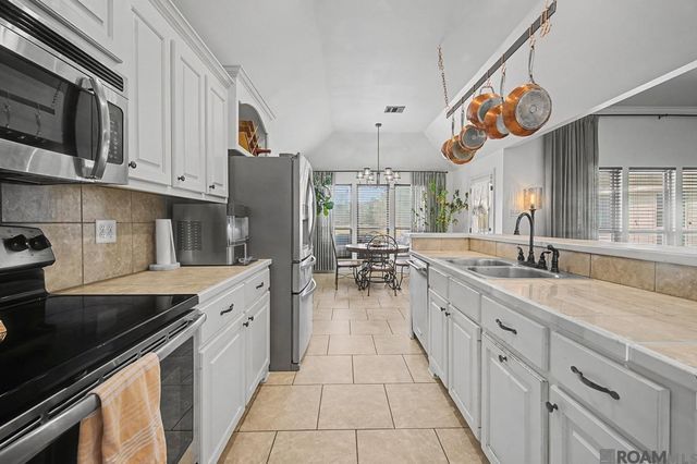 9348 Pine Forest Ct, Denham Springs, LA 70726