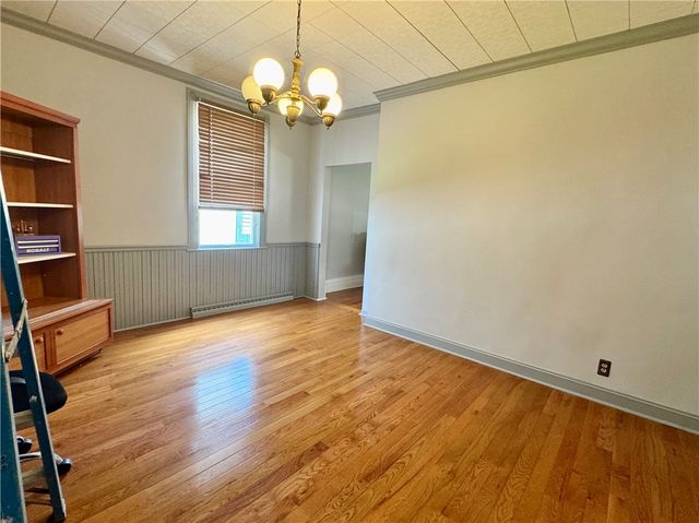 648 Chestnut St, Bridgeville, PA 15017