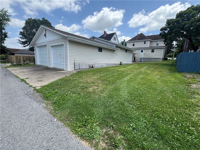 648 Chestnut St, Bridgeville, PA 15017