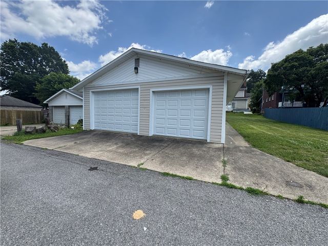 648 Chestnut St, Bridgeville, PA 15017