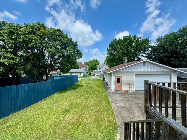 648 Chestnut St, Bridgeville, PA 15017