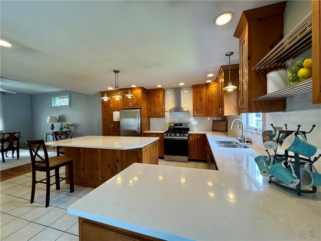 648 Chestnut St, Bridgeville, PA 15017