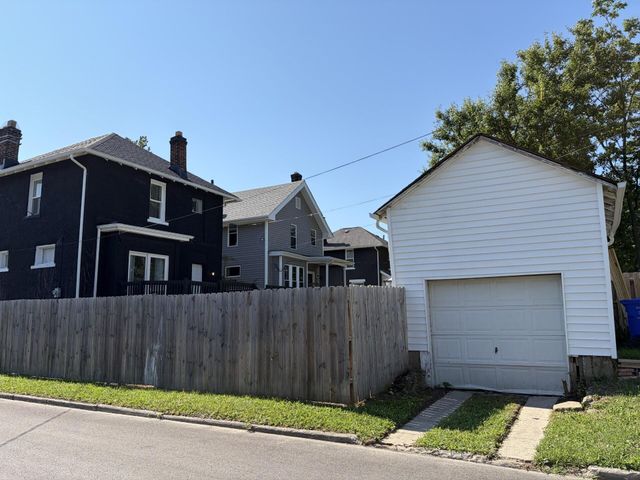 999 S 22nd Street, Columbus, OH 43206