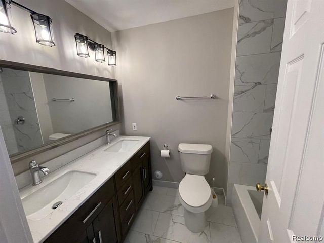 31136 Columbia Drive, Novi, MI 48377