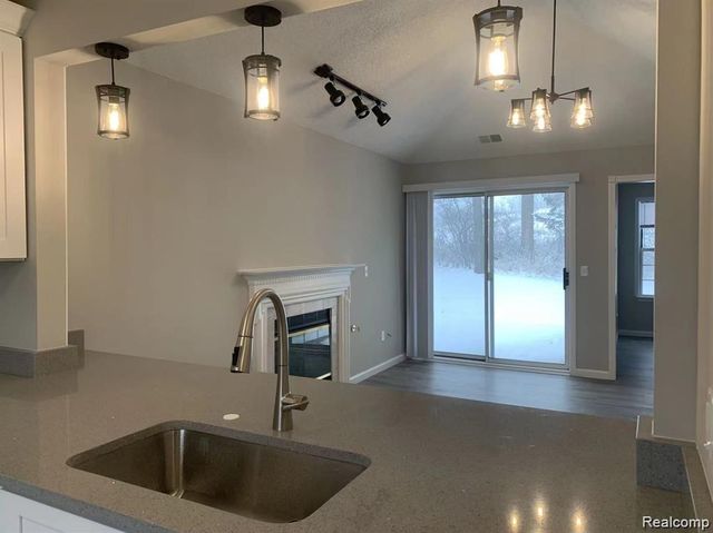 31136 Columbia Drive, Novi, MI 48377