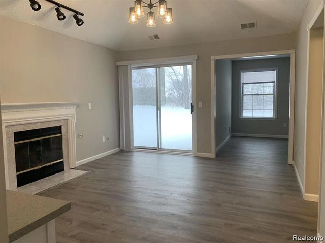 31136 Columbia Drive, Novi, MI 48377