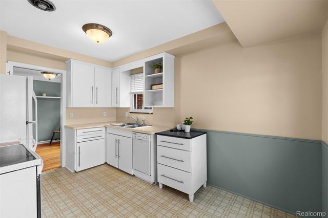 34946 Elmira Street, Livonia, MI 48150