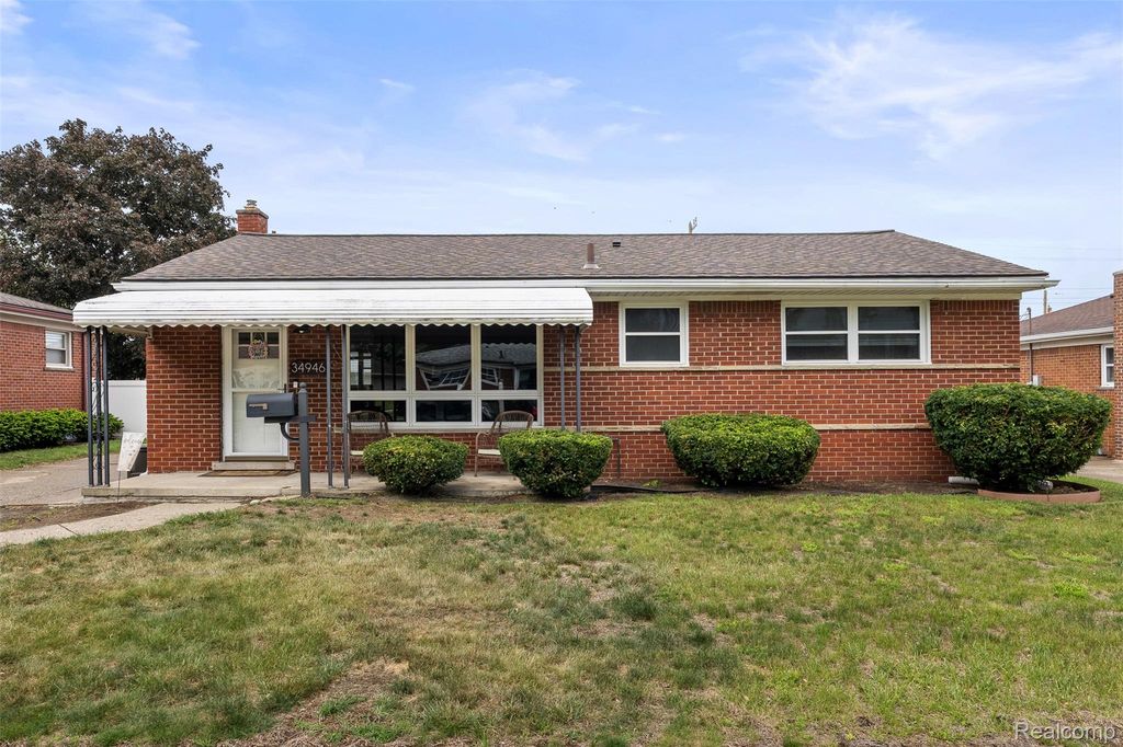 34946 Elmira Street, Livonia, MI 48150