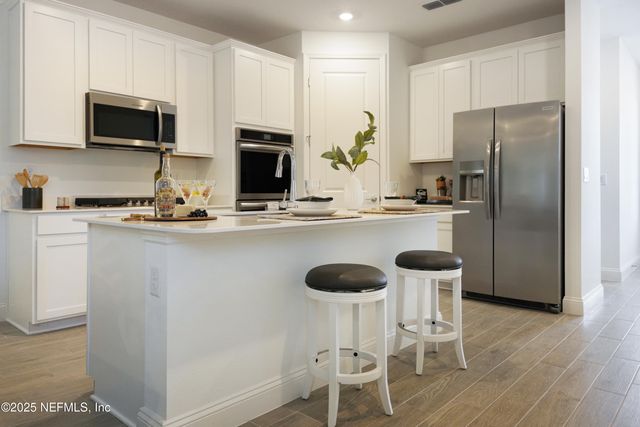 407 MURPHYS Drive, St. Johns, FL 32259