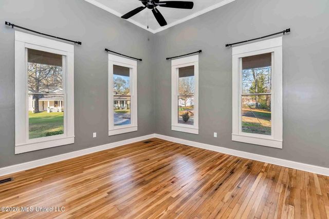 136 W 5th Street, Hattiesburg, MS 39401