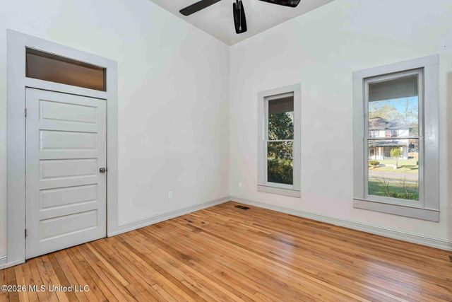 136 W 5th Street, Hattiesburg, MS 39401