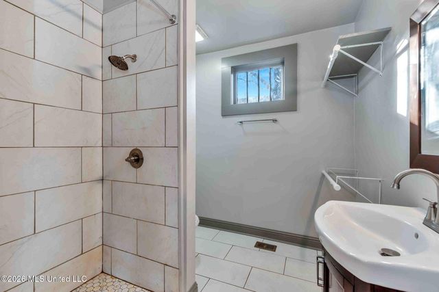 136 W 5th Street, Hattiesburg, MS 39401