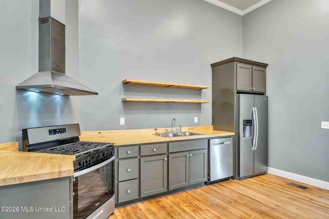 136 W 5th Street, Hattiesburg, MS 39401