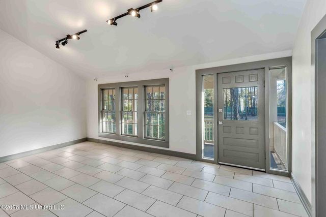 136 W 5th Street, Hattiesburg, MS 39401