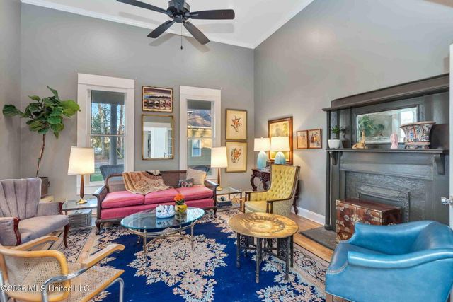 136 W 5th Street, Hattiesburg, MS 39401