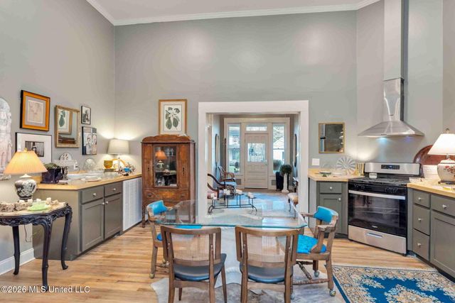 136 W 5th Street, Hattiesburg, MS 39401