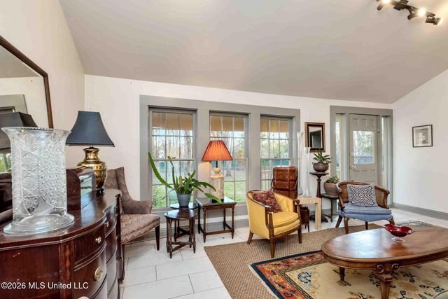 136 W 5th Street, Hattiesburg, MS 39401