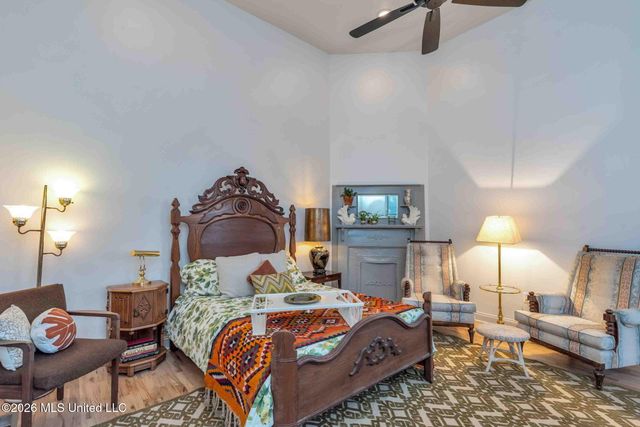 136 W 5th Street, Hattiesburg, MS 39401