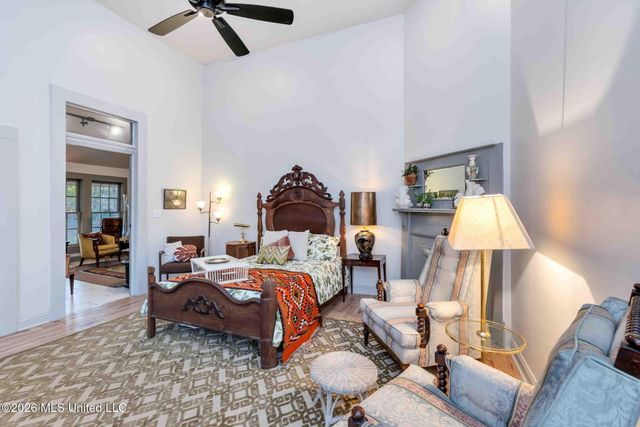 136 W 5th Street, Hattiesburg, MS 39401