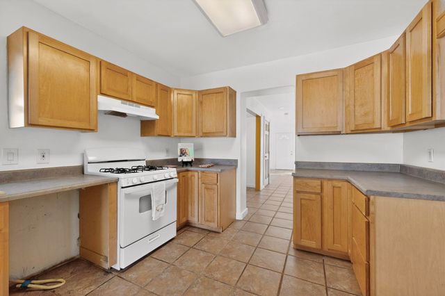 1124 La Poblana Road NW, Albuquerque, NM 87107