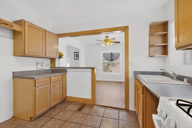 1124 La Poblana Road NW, Albuquerque, NM 87107