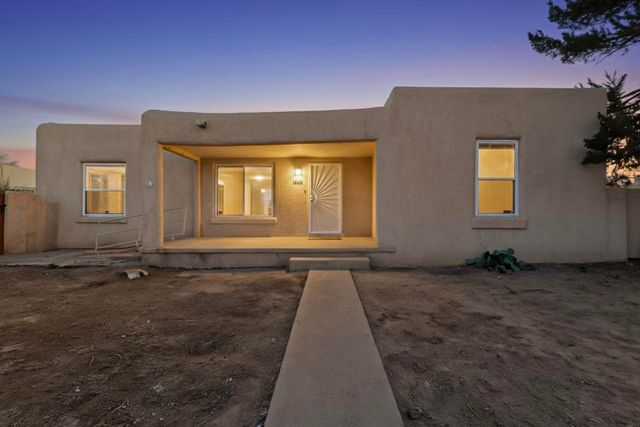 1124 La Poblana Road NW, Albuquerque, NM 87107