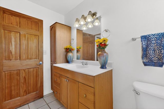 1124 La Poblana Road NW, Albuquerque, NM 87107