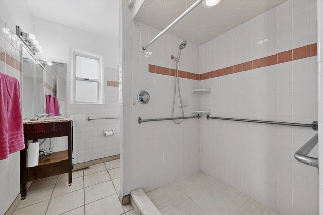 1124 La Poblana Road NW, Albuquerque, NM 87107