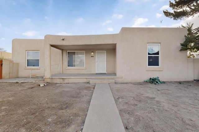 1124 La Poblana Road NW, Albuquerque, NM 87107