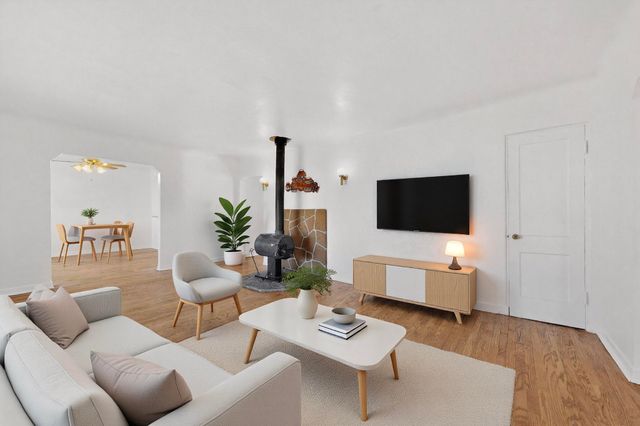 1124 La Poblana Road NW, Albuquerque, NM 87107