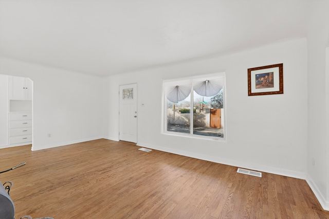 1124 La Poblana Road NW, Albuquerque, NM 87107