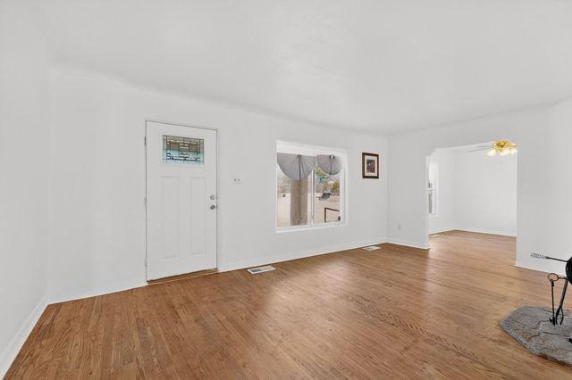 1124 La Poblana Road NW, Albuquerque, NM 87107