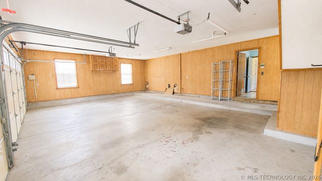 6515 E 87th Place, Tulsa, OK 74133