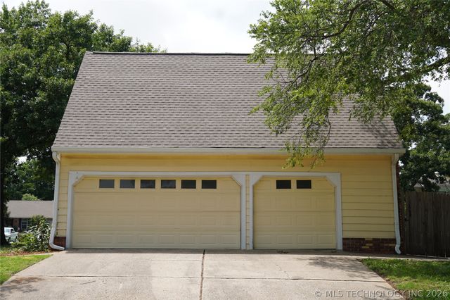 6515 E 87th Place, Tulsa, OK 74133