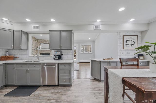 62 Randolph Drive, Dix Hills, NY 11746