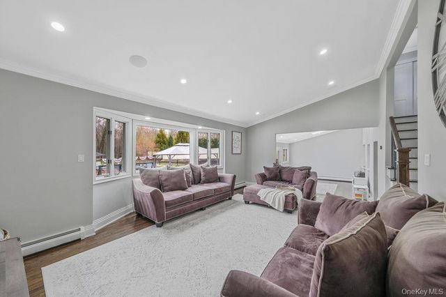 62 Randolph Drive, Dix Hills, NY 11746