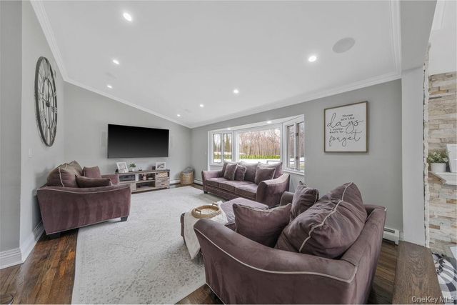 62 Randolph Drive, Dix Hills, NY 11746