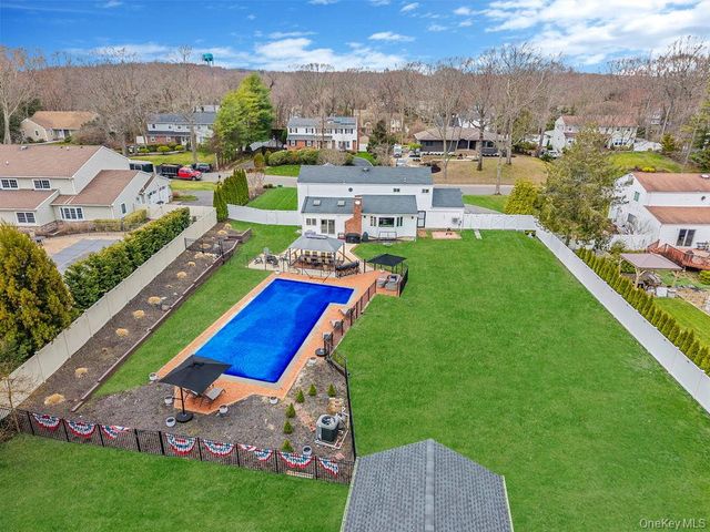 62 Randolph Drive, Dix Hills, NY 11746