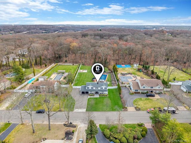 62 Randolph Drive, Dix Hills, NY 11746