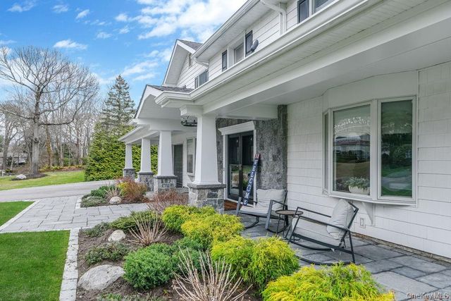 62 Randolph Drive, Dix Hills, NY 11746