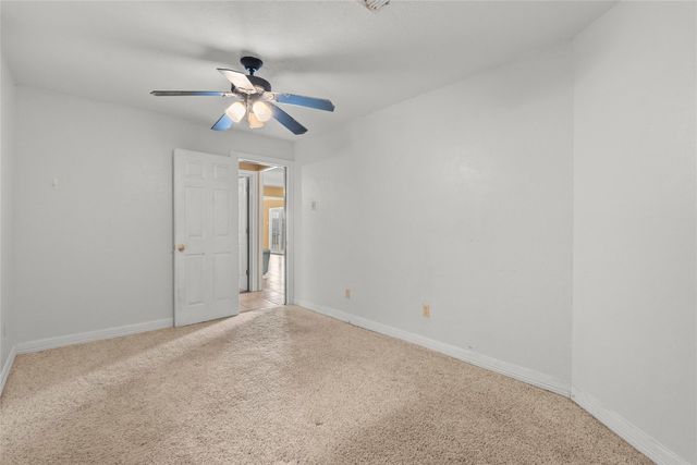 7108 E Hunter Drive, Hitchcock, TX 77563