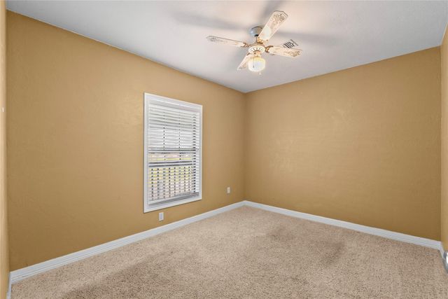 7108 E Hunter Drive, Hitchcock, TX 77563