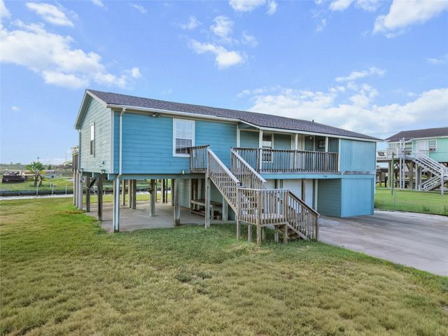 7108 E Hunter Drive, Hitchcock, TX 77563