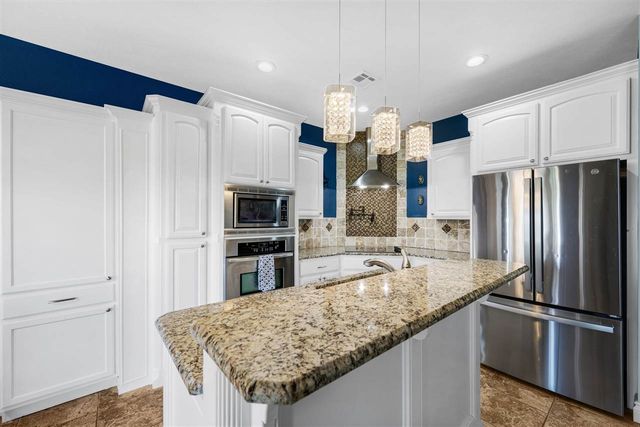 802 Waverly Way, Elgin, OK 73538