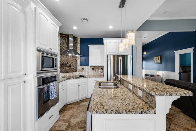 802 Waverly Way, Elgin, OK 73538