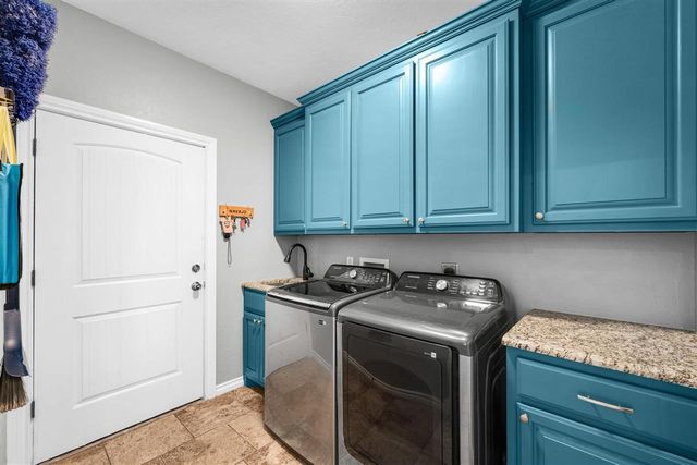 802 Waverly Way, Elgin, OK 73538