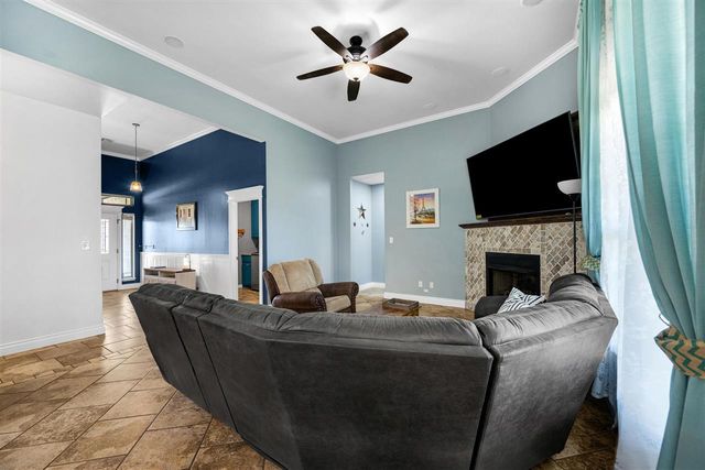 802 Waverly Way, Elgin, OK 73538